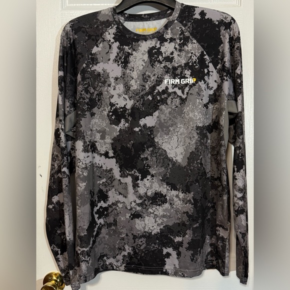Firm Grip Other - Men's large Camo Gray Long Sleeve Performance Shirt